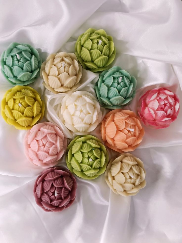 Blossom Lotus Flower Candle – Set of 2 Scented Floral Candles by Vyory