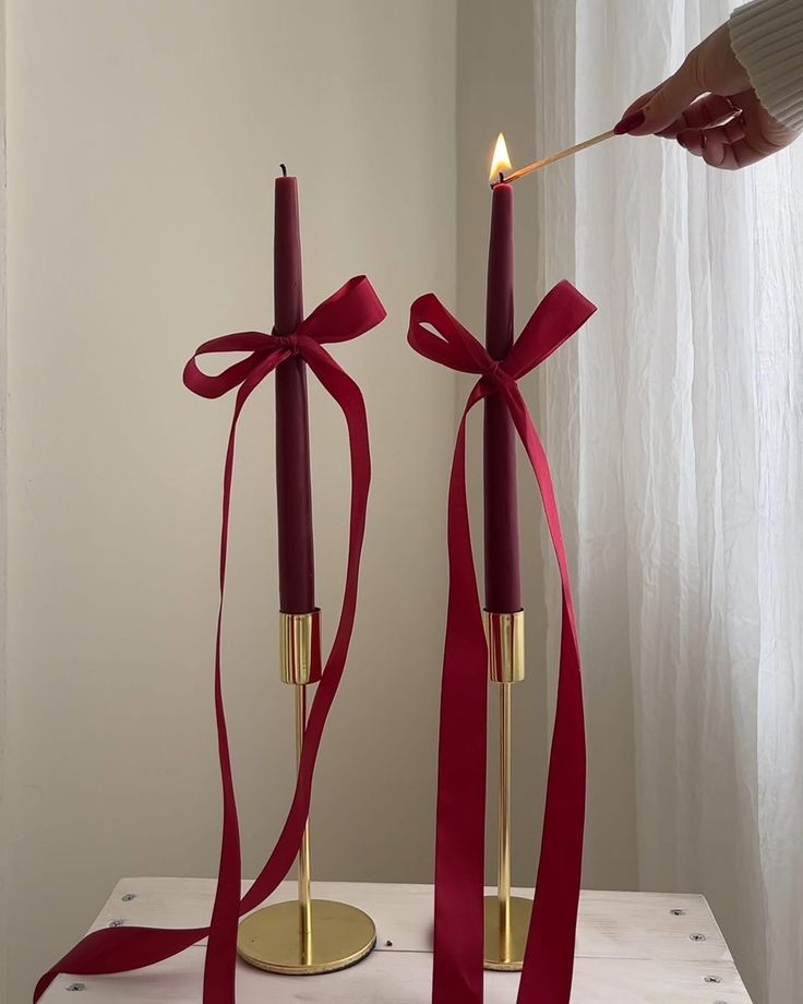 Rose Red Date Taper candle (pack of 4)