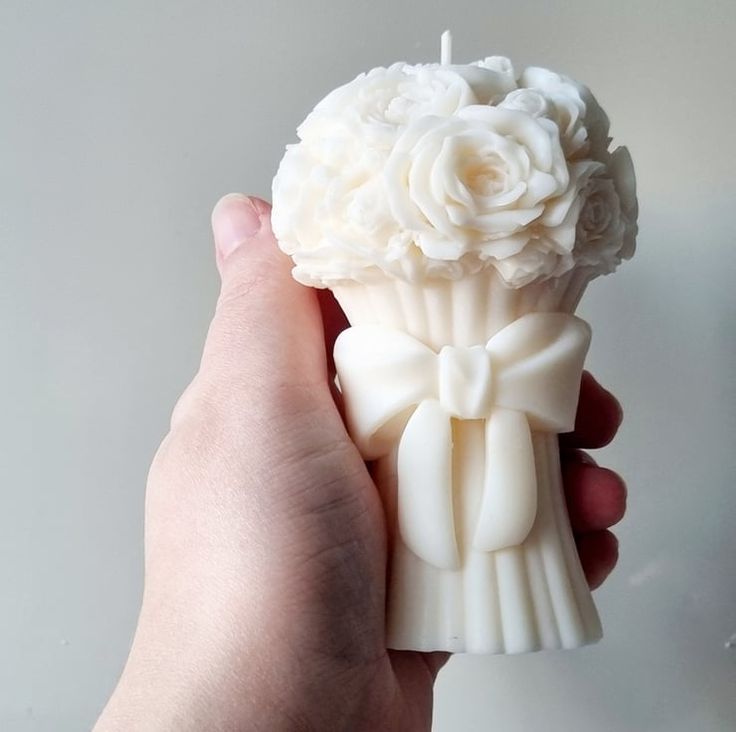 Bouquet Shaped Scented Candle – Elegant Floral Design, Perfect for Gifting & Home Décor