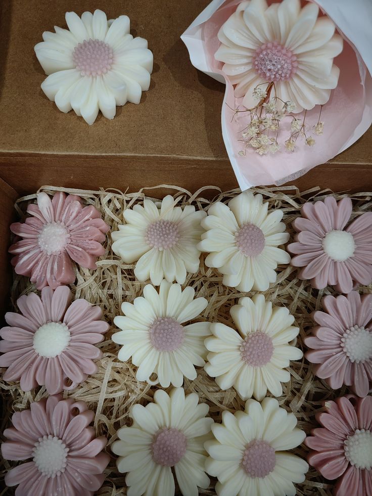 Floral Flicker Bouquet (Set of 4 Flower)